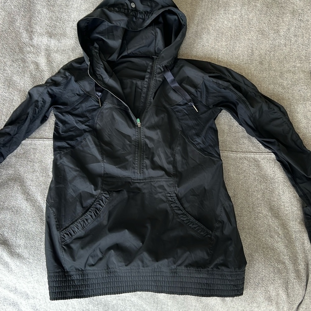 Lululemon wind breaker